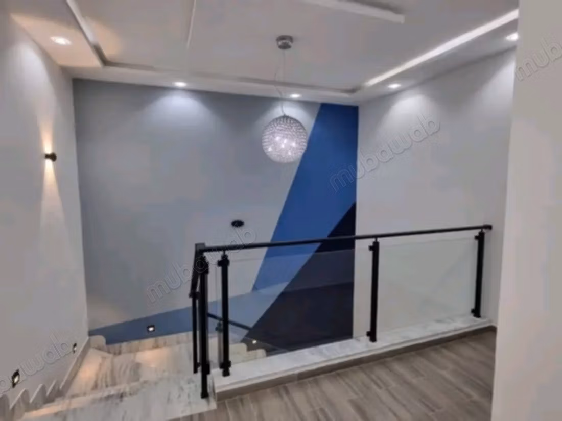 Spazioso duplex di tipo S3 di alto standing senza mobili
