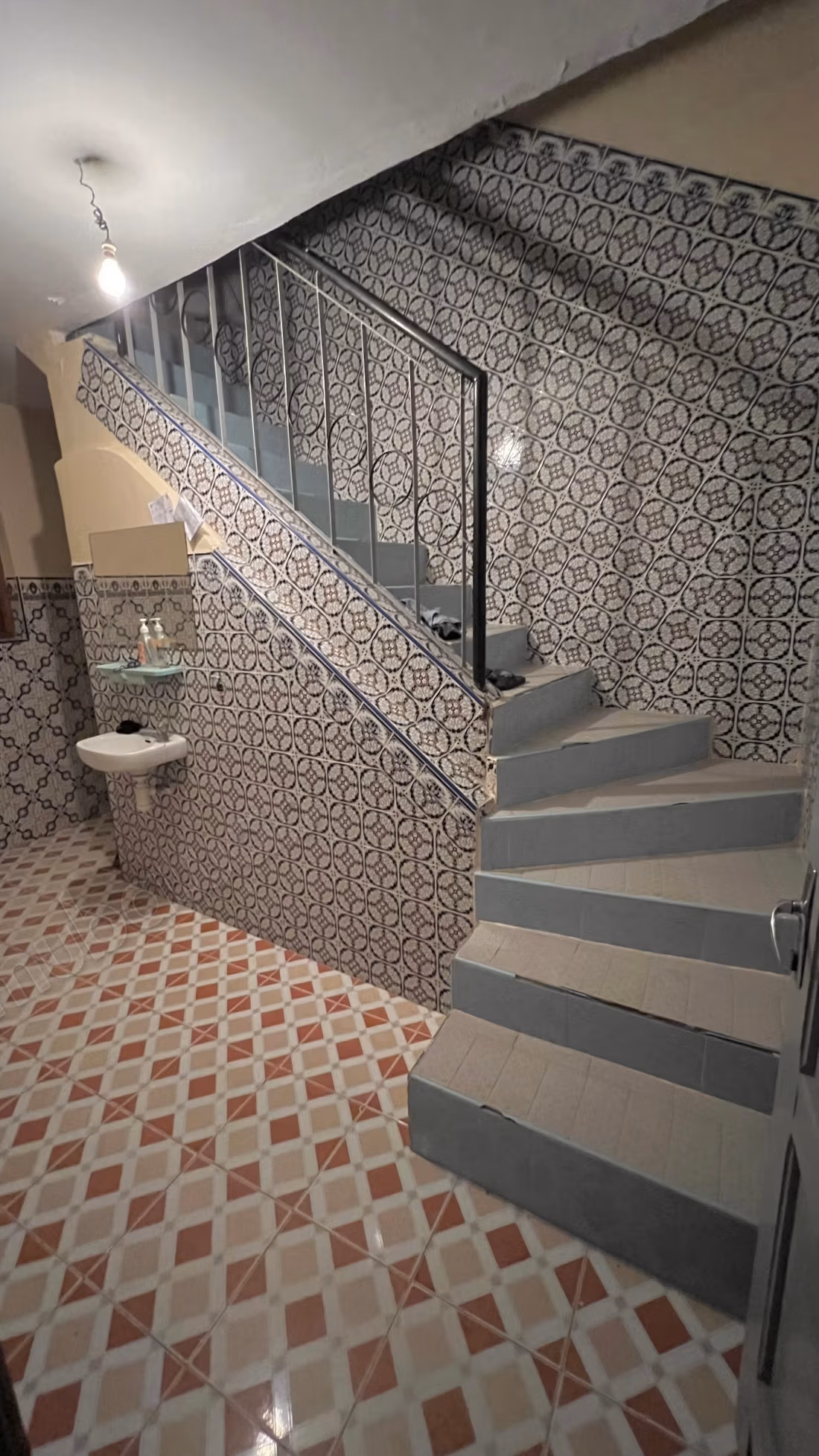Maison dans le quartier de Tamwansa surplombant Ourir