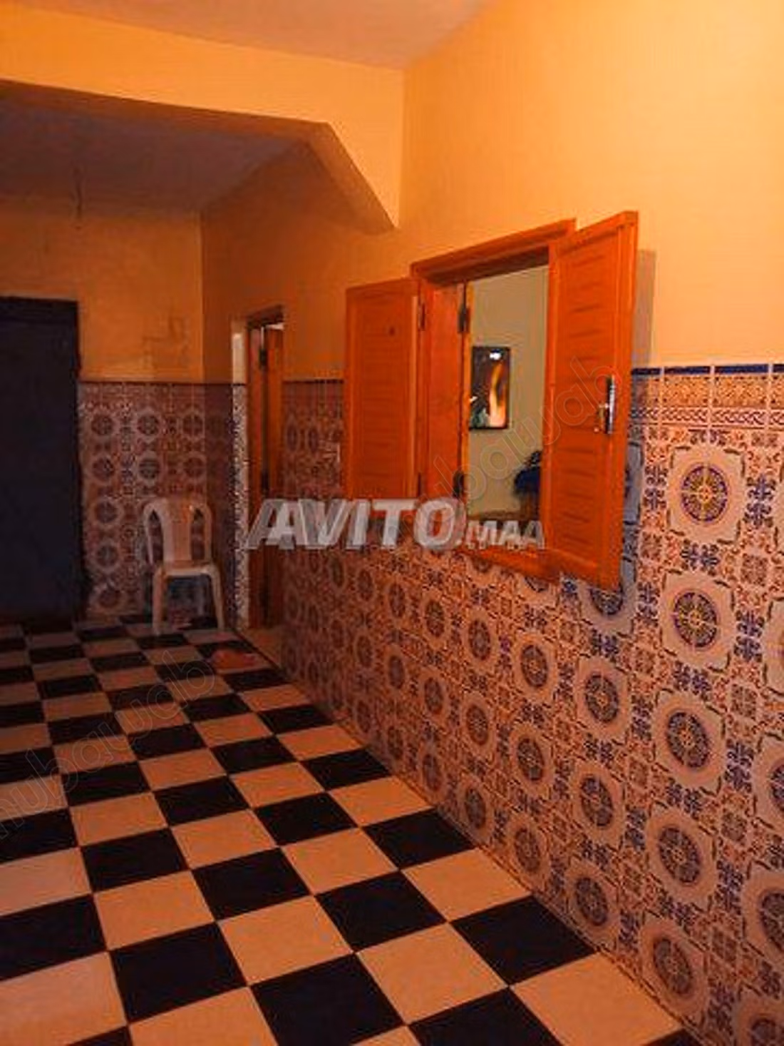 Maison dans le quartier de Tamwansa surplombant Ourir