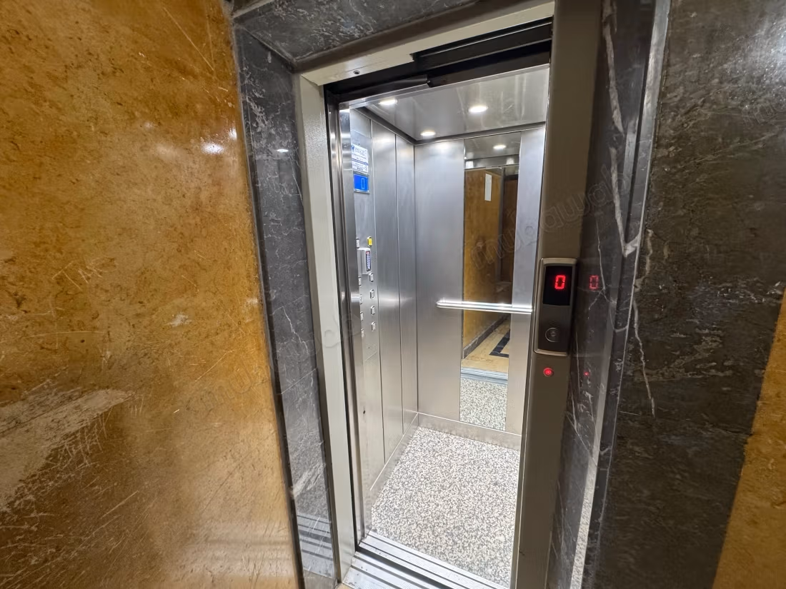 Appartement en location vacance au plein centre avec terrasse et wifi