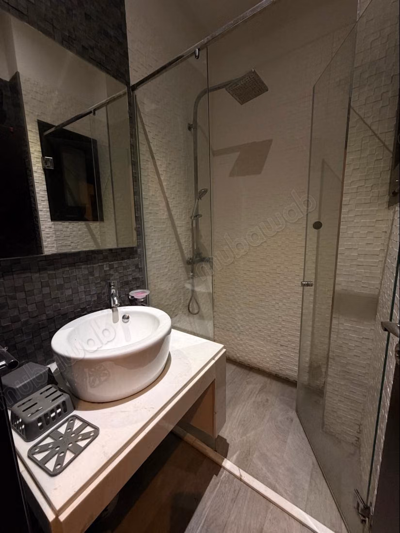 Location d'un appartement à Haut Agdal. Surface totale 256 m². Parking et jardin