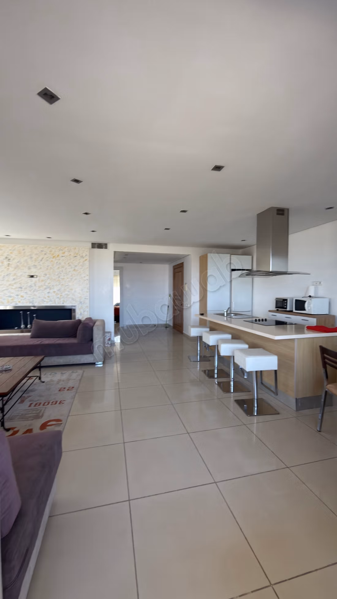 Appartement en location à Dar Bouazza. 2 belles chambres. Meublé