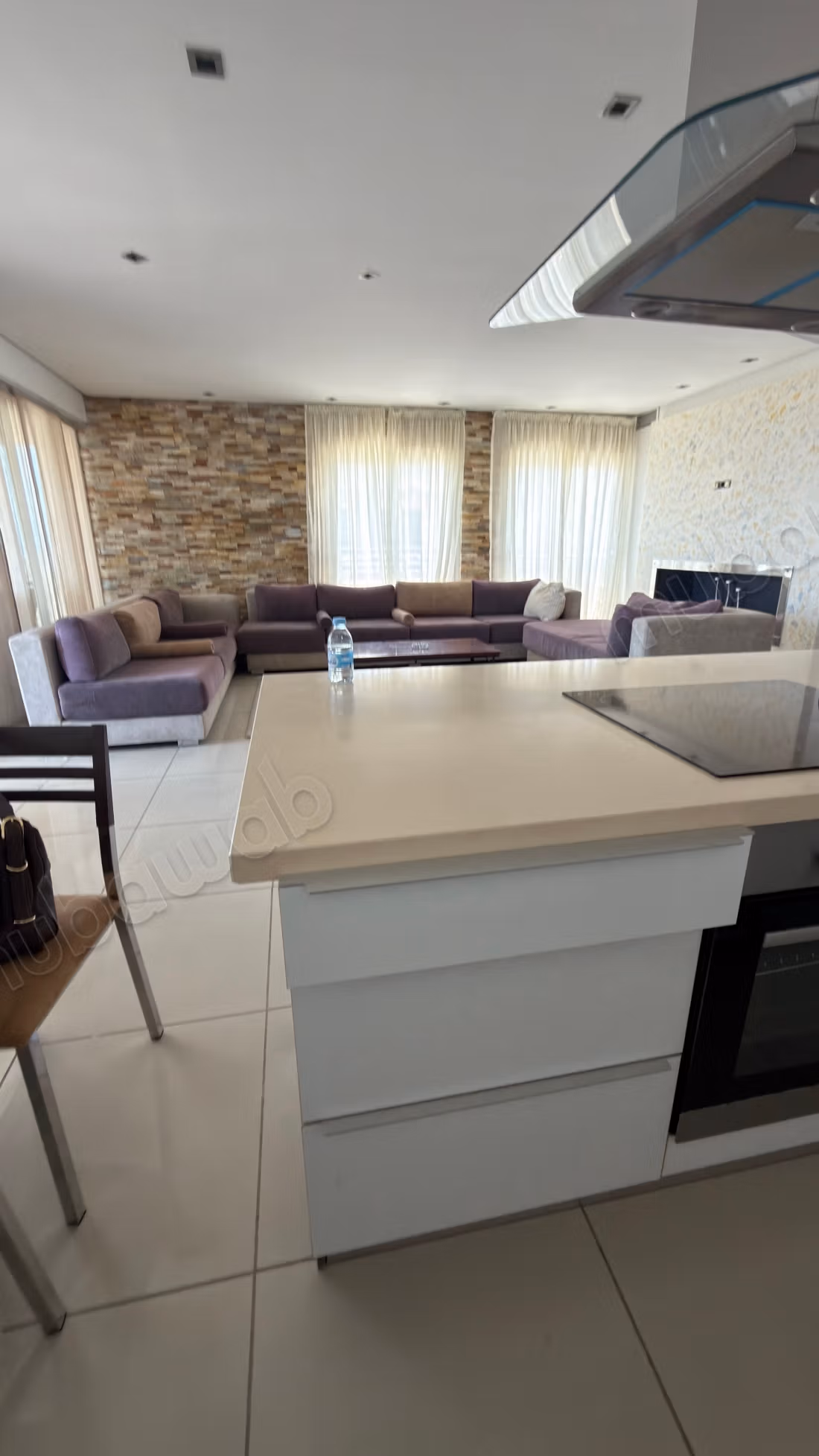 Appartement en location à Dar Bouazza. 2 belles chambres. Meublé