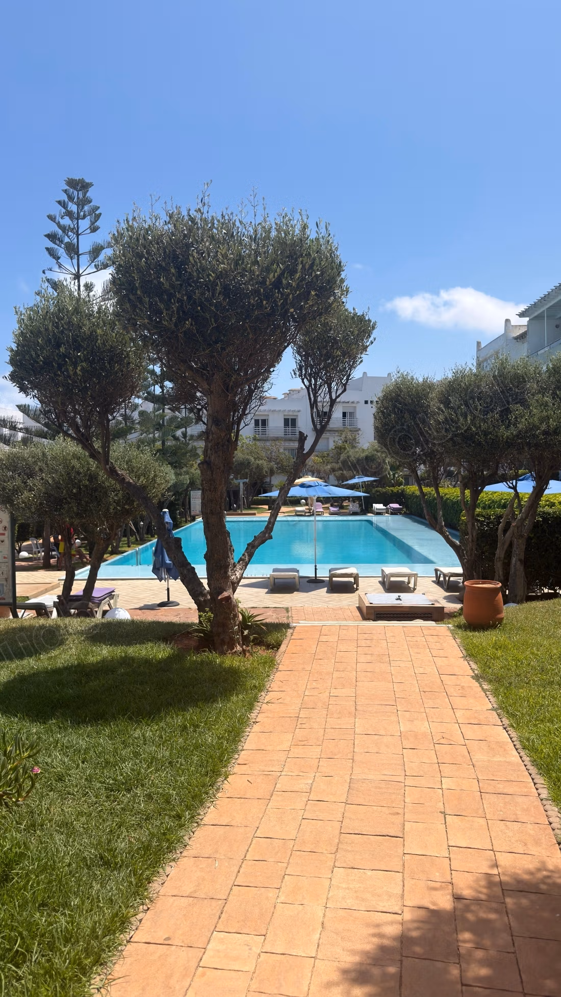 Appartement en location à Dar Bouazza. 2 belles chambres. Meublé