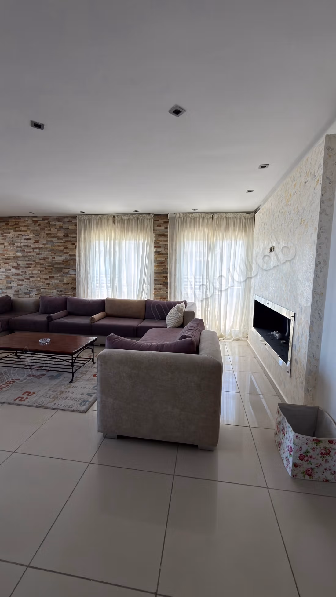 Appartement en location à Dar Bouazza. 2 belles chambres. Meublé