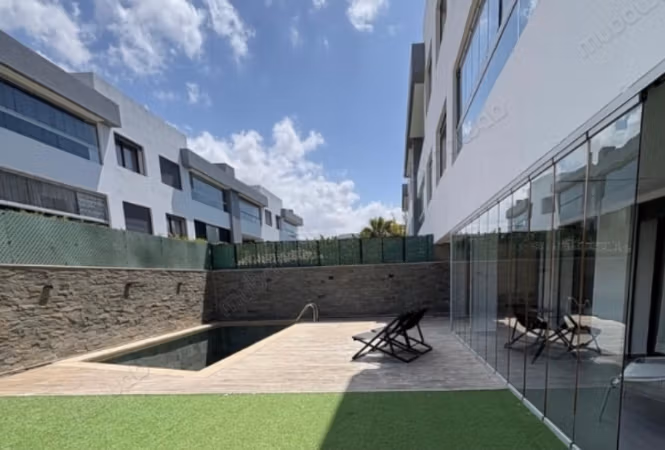 Apartment for sale in Dar Bouazza. 4 comfortable rooms. Pool, air conditioning