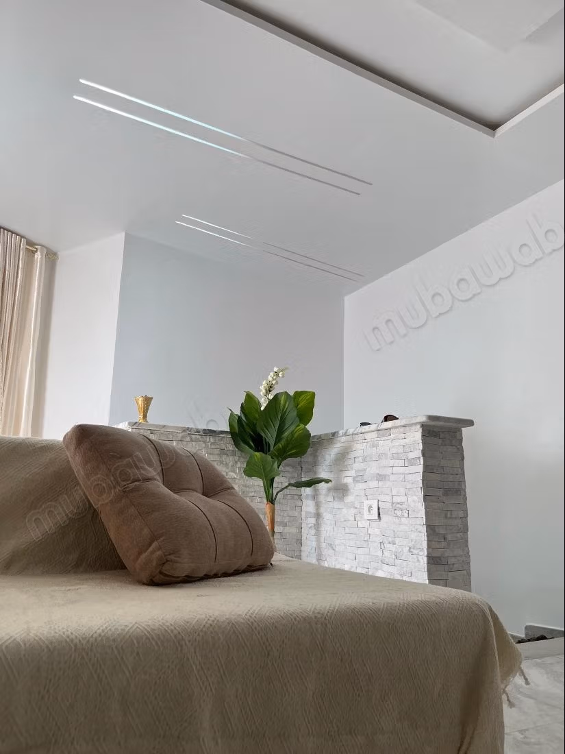 Una casa arredata S3 con una grande terrazza