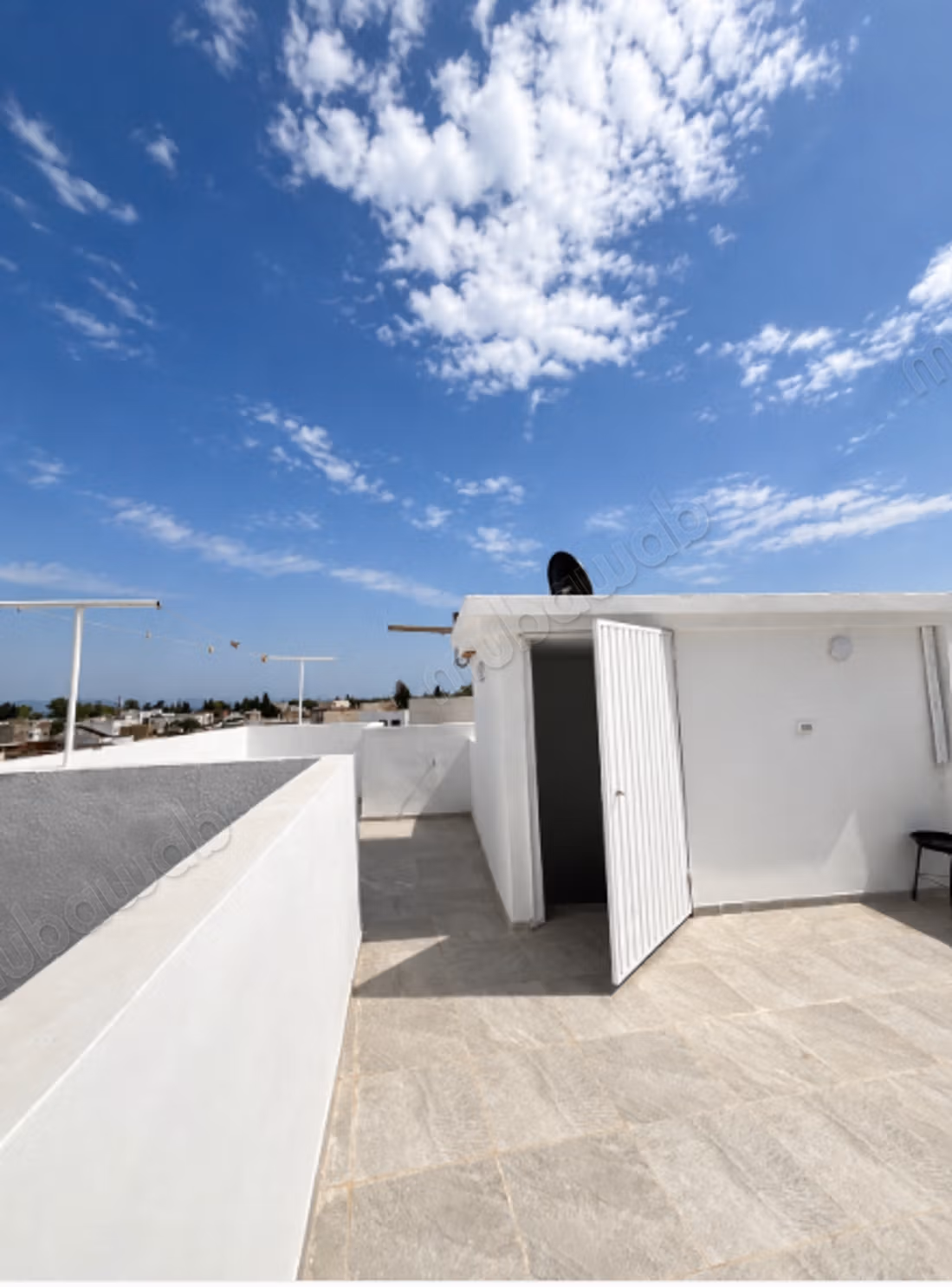 Una casa arredata S3 con una grande terrazza