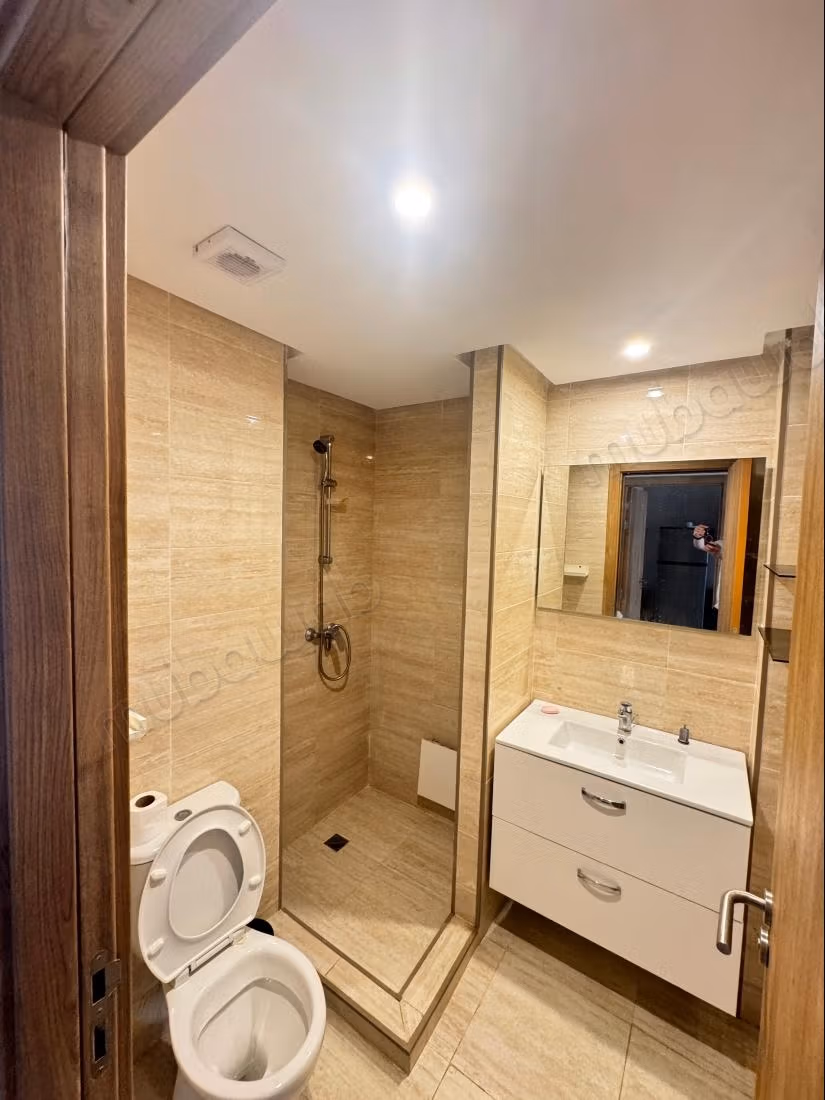 Apartamento de alta calidad en la playa de las naciones. 2 habitaciones agradables. Con ascensor y espacio verde