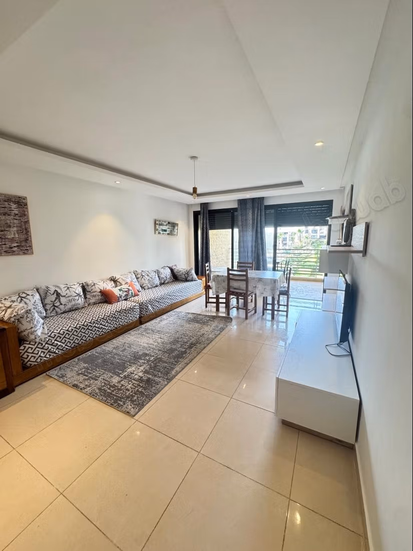 Apartamento de alta calidad en la playa de las naciones. 2 habitaciones agradables. Con ascensor y espacio verde