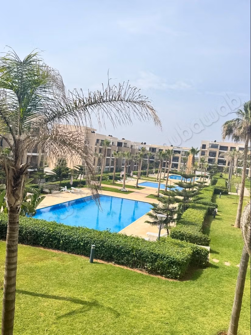 Apartamento de alta calidad en la playa de las naciones. 2 habitaciones agradables. Con ascensor y espacio verde