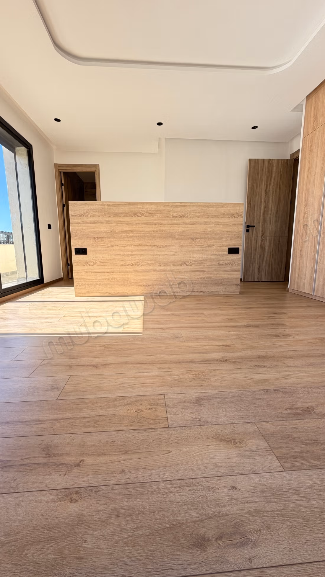 Appartamento molto bello in affitto ad Ain Diab Extension. 4 camere confortevoli. Servizio di portineria, bella piscina