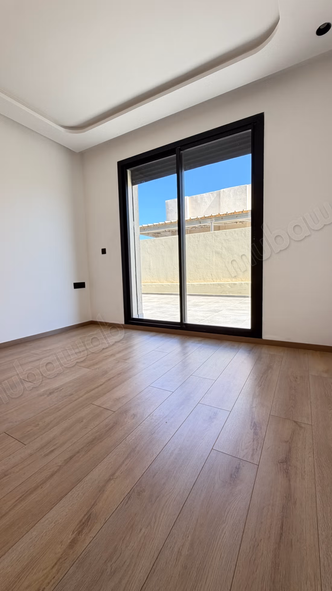 Appartamento molto bello in affitto ad Ain Diab Extension. 4 camere confortevoli. Servizio di portineria, bella piscina