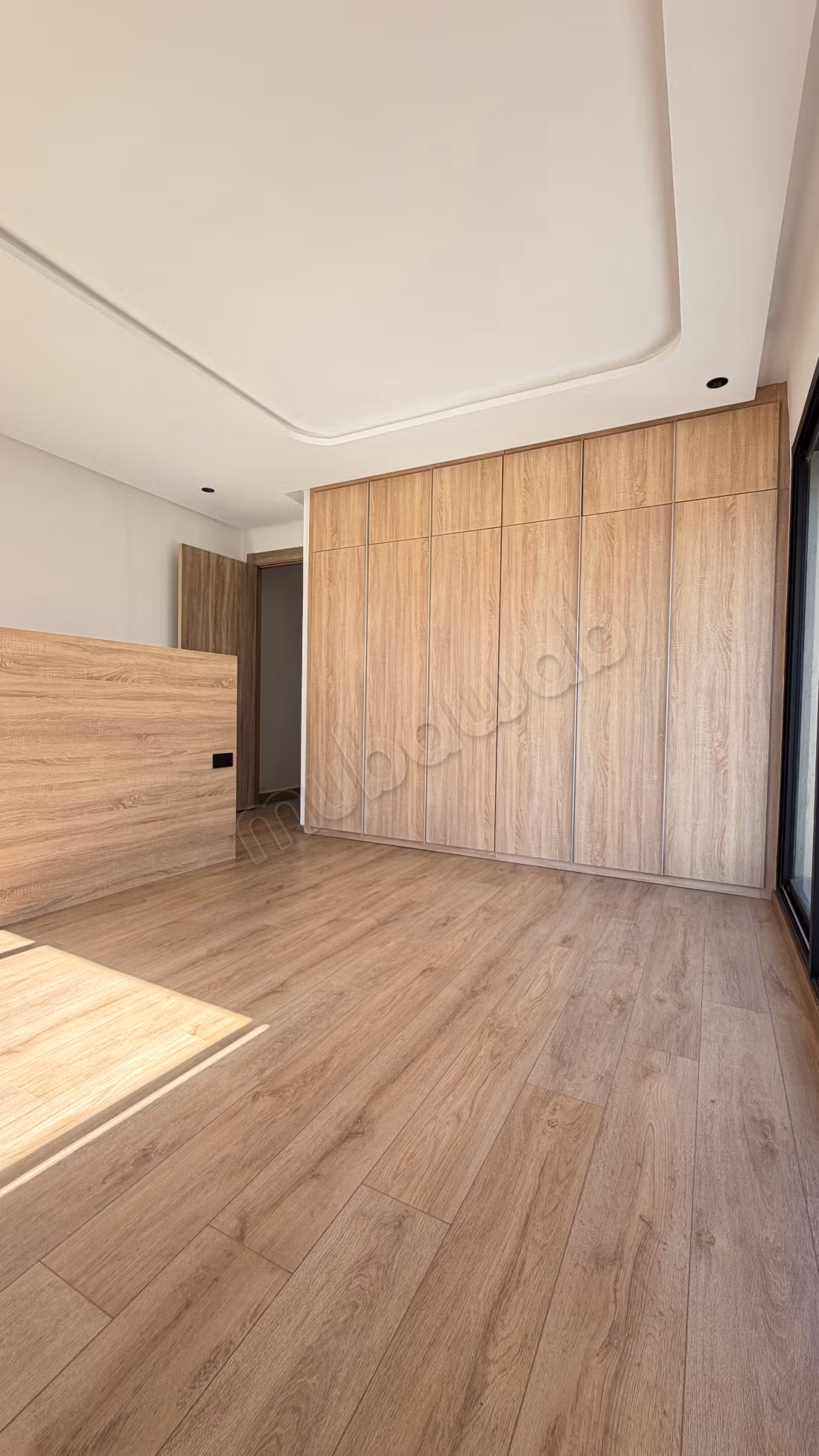 Appartamento molto bello in affitto ad Ain Diab Extension. 4 camere confortevoli. Servizio di portineria, bella piscina