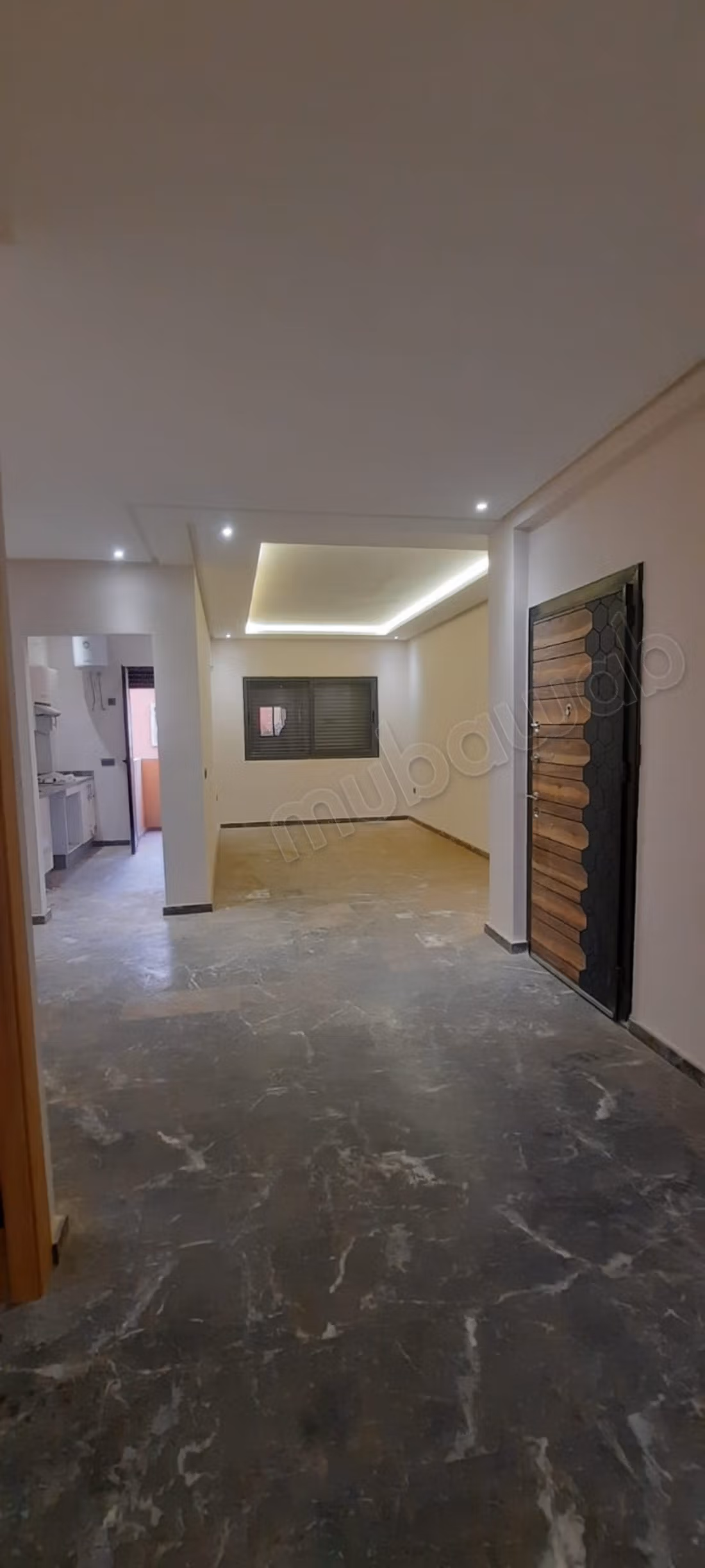 Appartement en location à Bouaakkaz. 3 pièces. Porte blindée, sécurité