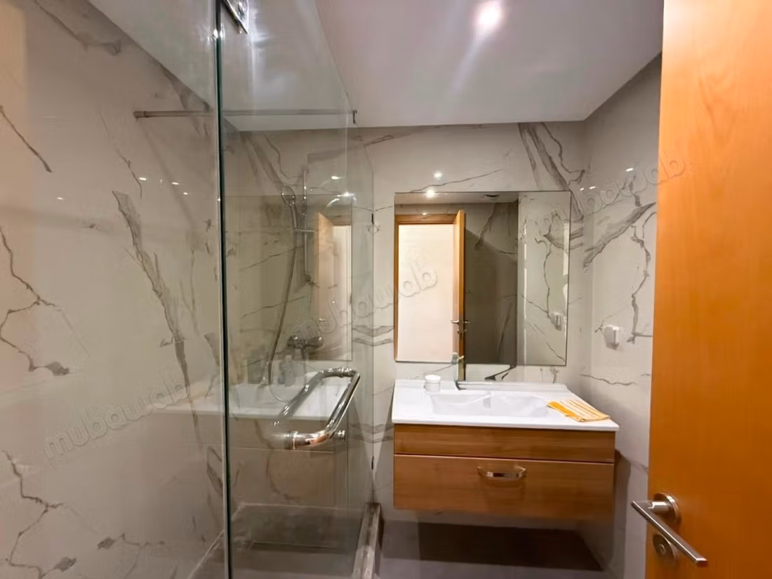 Très bel appartement en location à Agdal. 4 grandes pièces. Meublé