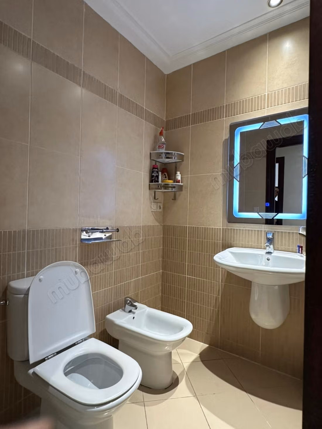 Espectacular apartamento en venta en California. 2 habitaciones. Amueblado