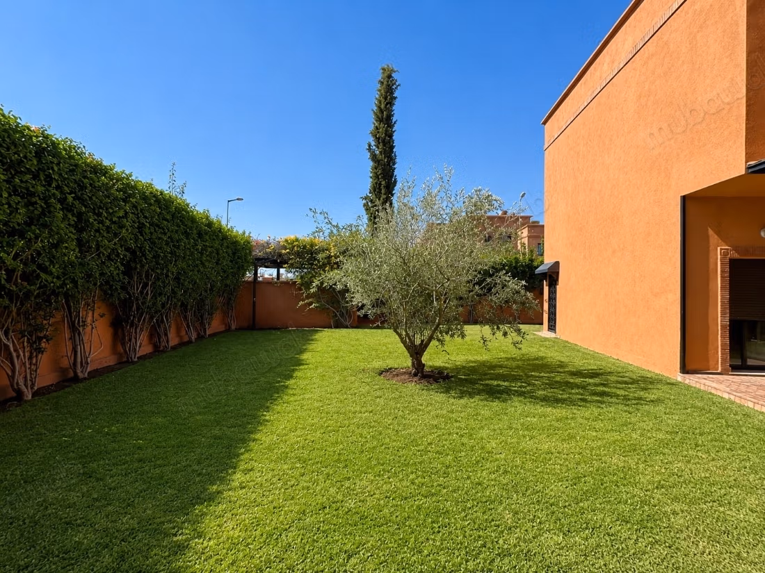 Somptueuse villa à louer à Route de Ouarzazate. 3 chambres. Climatisation et piscine