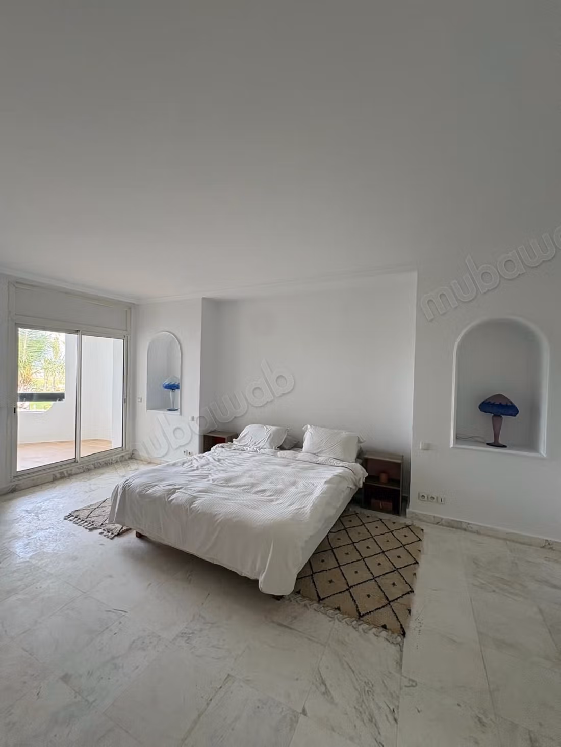 Casa lujosa en venta en Dar Bouazza. Superficie 245 m². Cocina completamente equipada