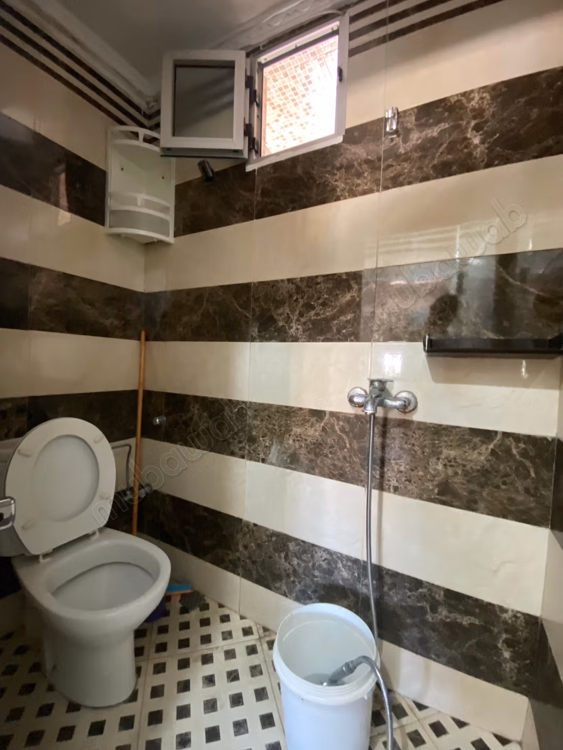 Très bel appartement en location à Aviation Mabella.
Surface de 75 m²