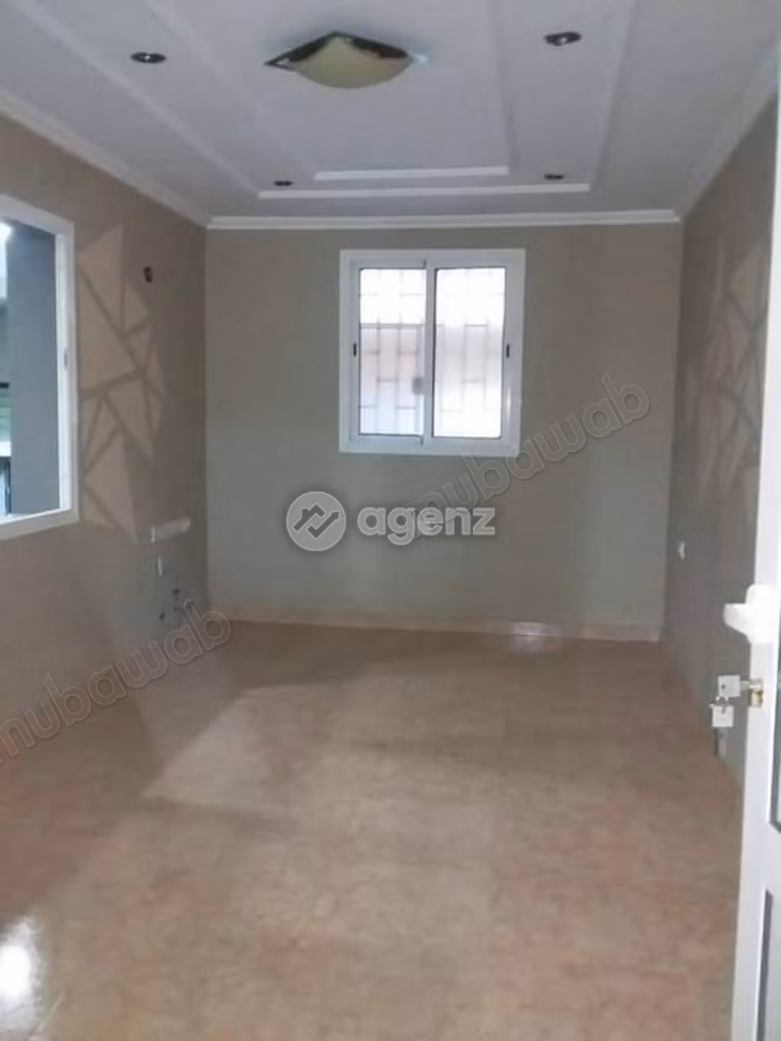 Commerce à vendre 92 m² Centre Ville Skhirate Témara