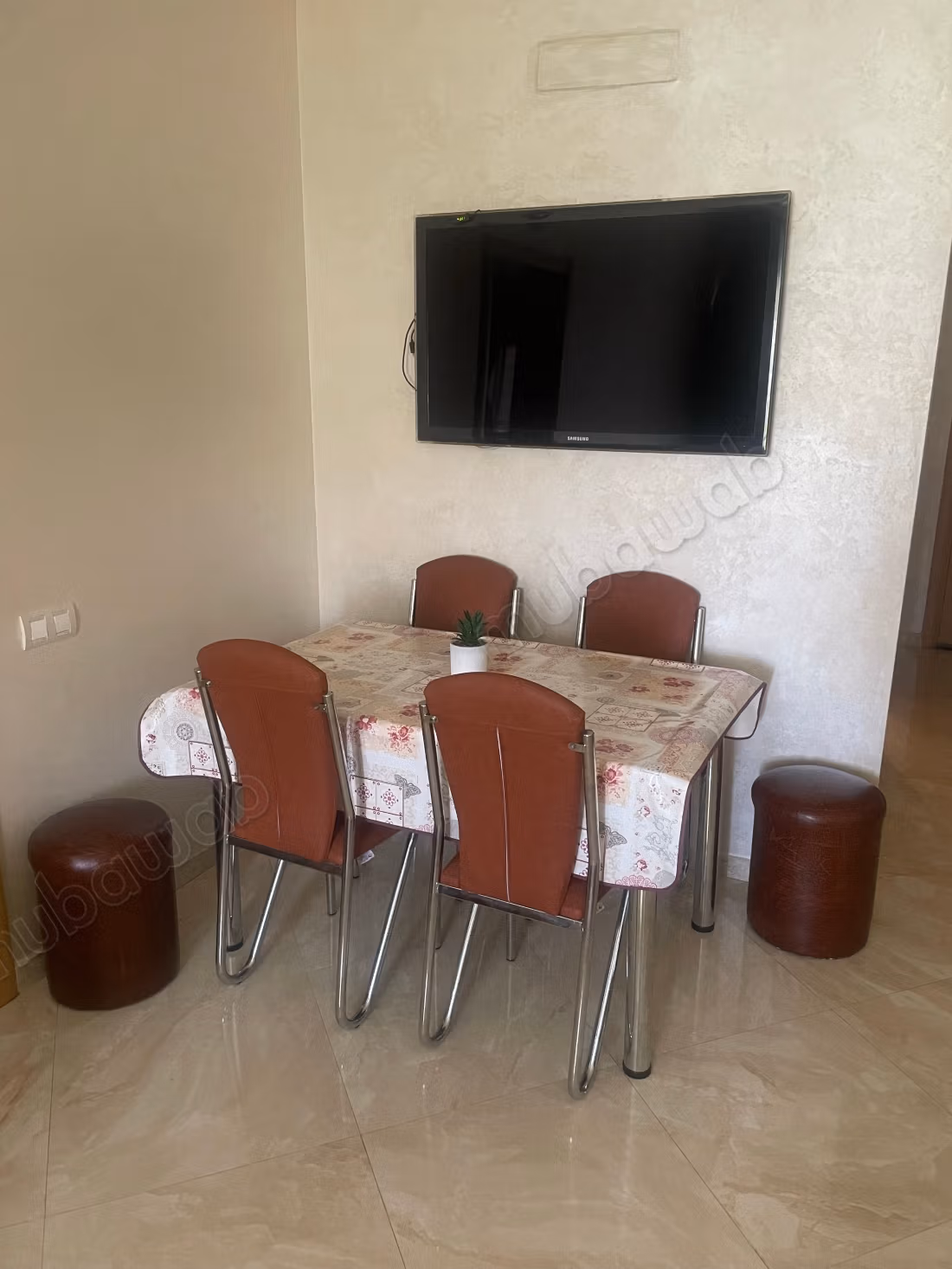 Louez cet appartement à Quartier Industriel. Surface totale 65 m². Bien meublé