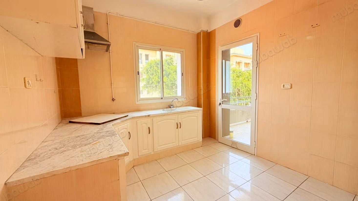 S2 avec un balcon en vente