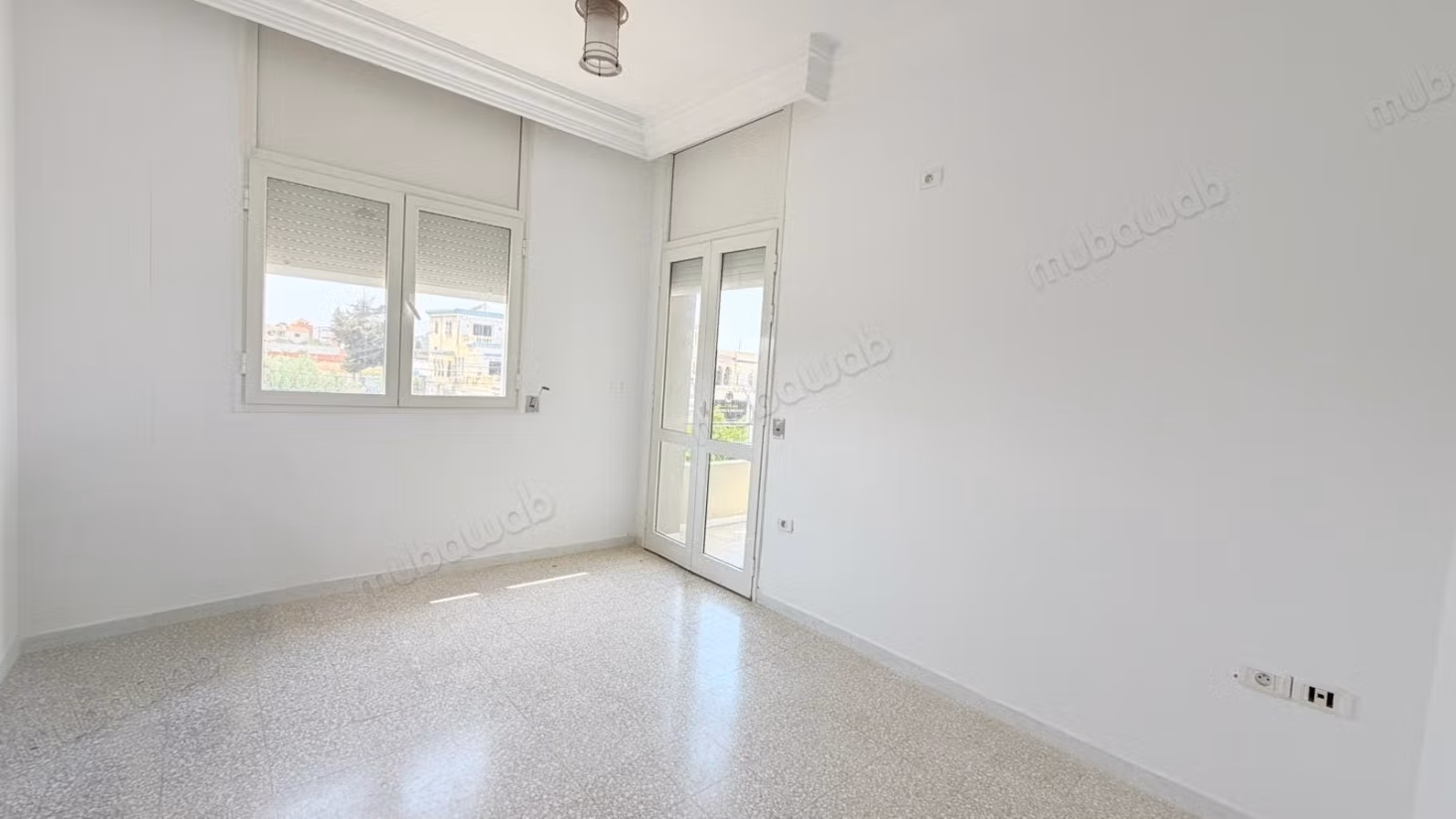 S2 avec un balcon en vente