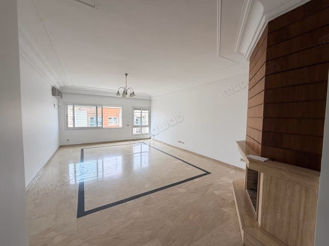 Superbe appartement à louer à Racine. 4 pièces. Cheminée et...
