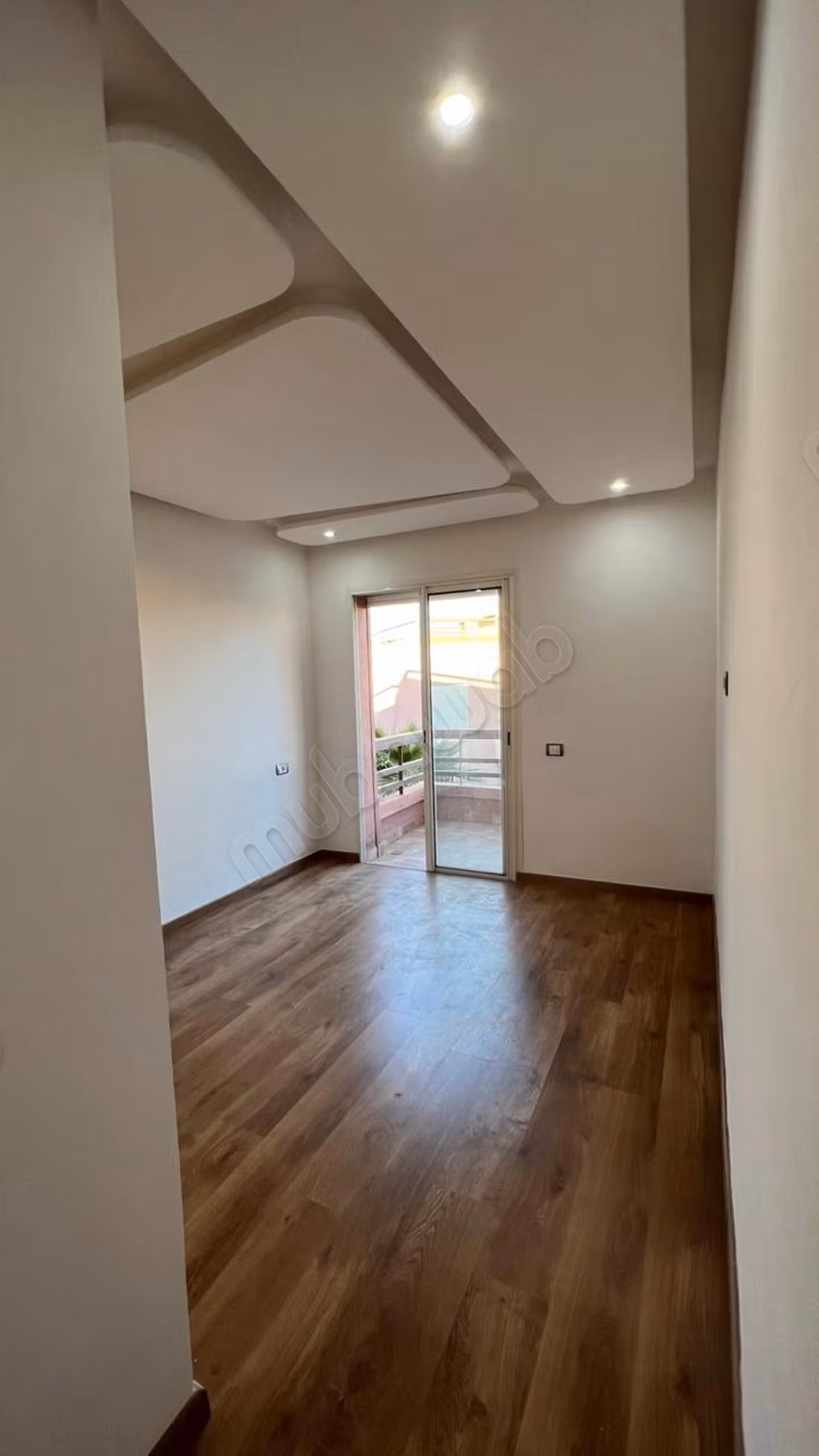 Affitto di un appartamento a Riad Al Atlas. 3 grandi stanze. Residenza con portineria, aria condizionata generale