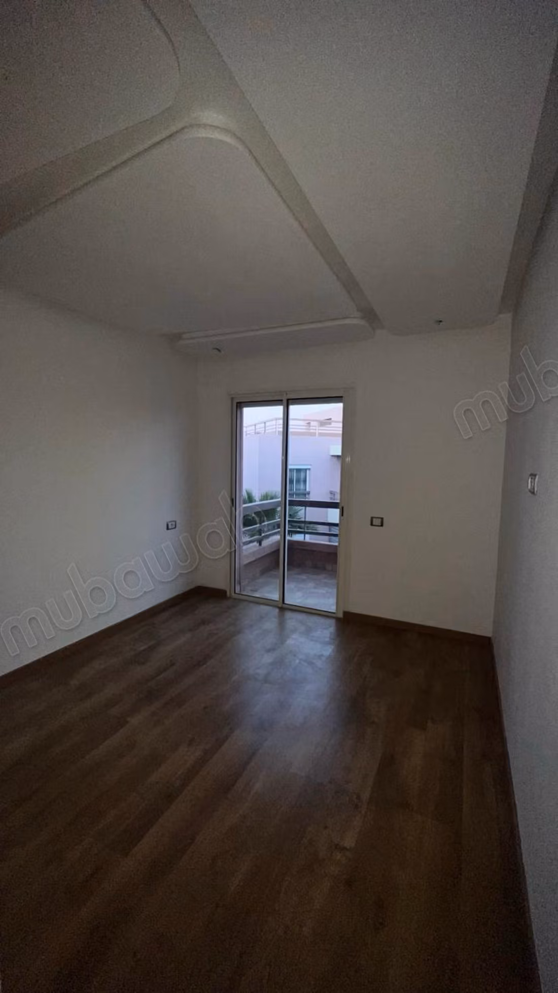 Affitto di un appartamento a Riad Al Atlas. 3 grandi stanze. Residenza con portineria, aria condizionata generale