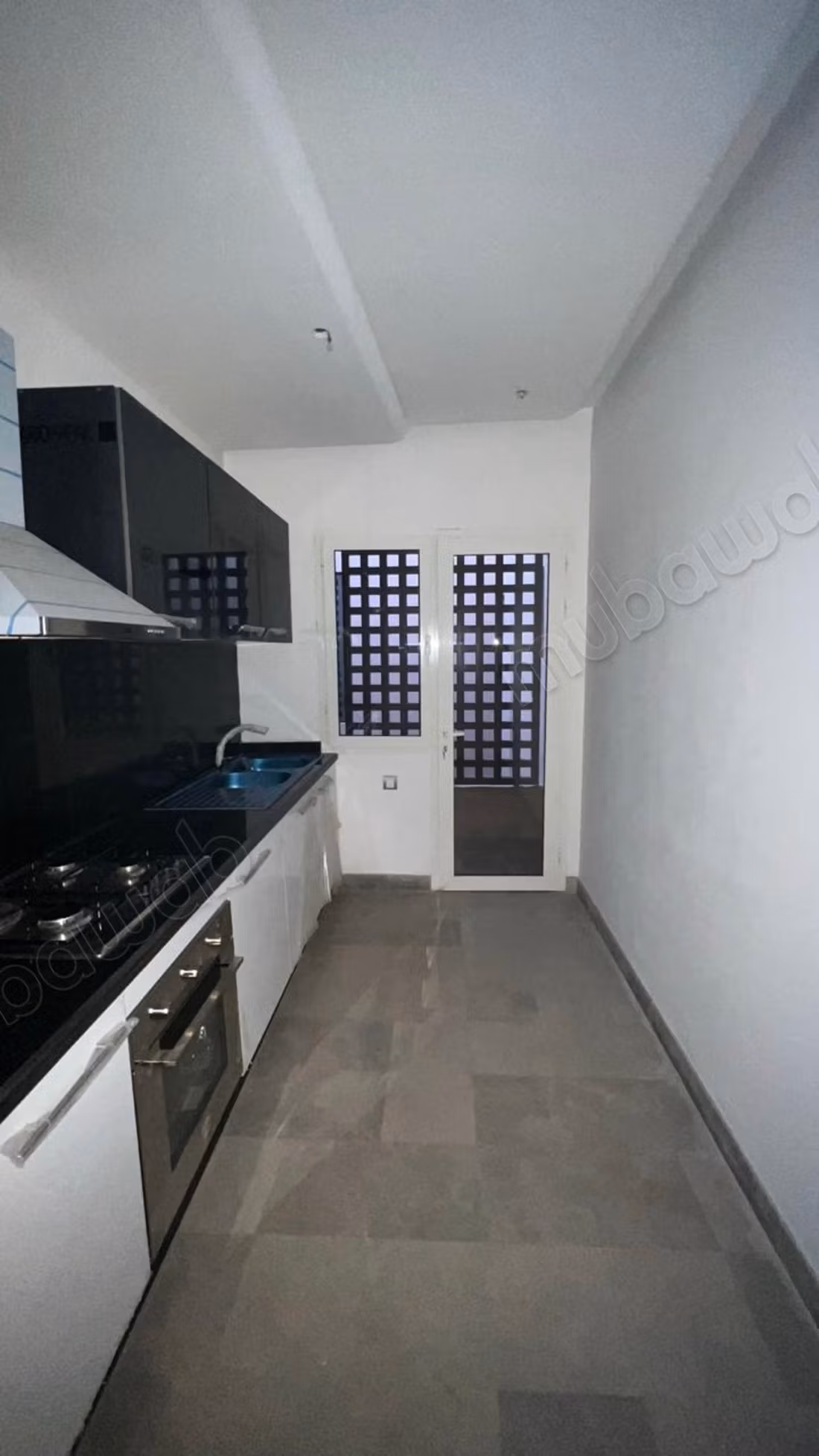 Affitto di un appartamento a Riad Al Atlas. 3 grandi stanze. Residenza con portineria, aria condizionata generale