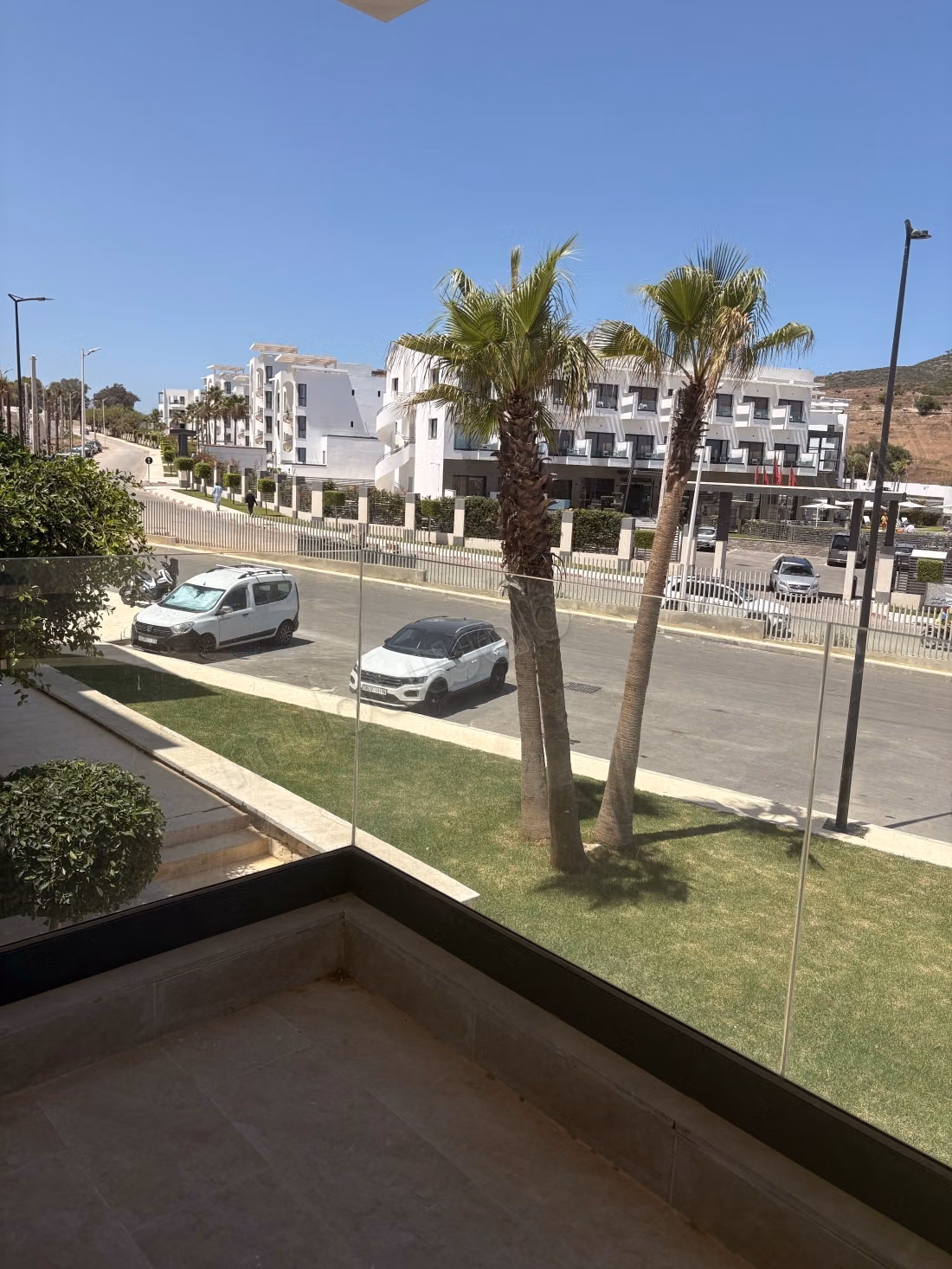 Appartements à louer à Cabo Negro. 2 belles chambres. Terrasse et ascenseur