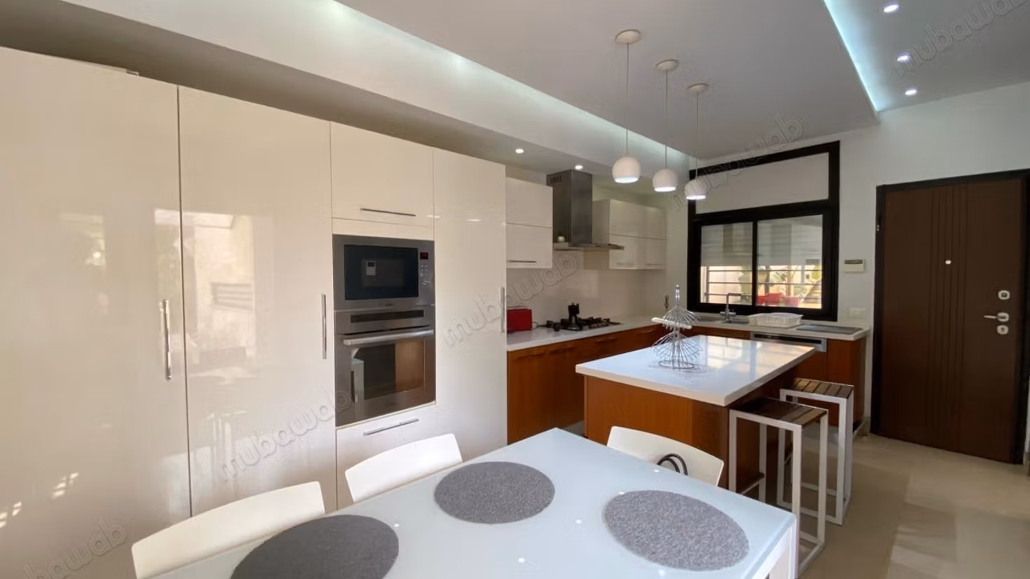 Villa de luxe à vendre à Cité Ghazela