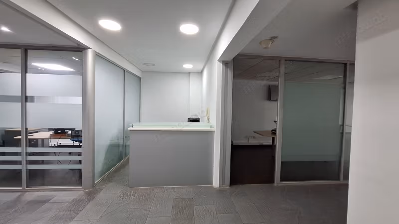 Bureaux 419 m² 3 entrées terrasse Abdelmoumen