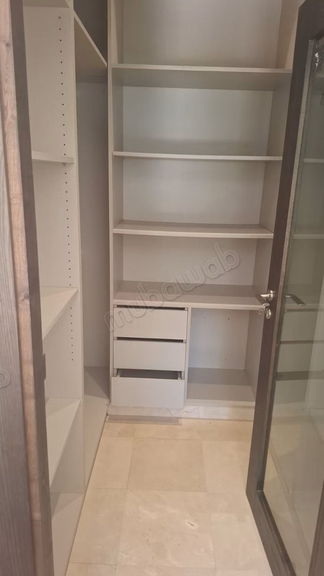Bel appartement en location à Ville Verte.
Superficie 230 m².
Bien meublé