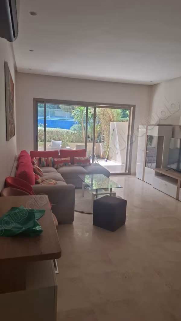 Bel appartamento in affitto a Ville Verte. Superficie di 230 m². Ben arredato