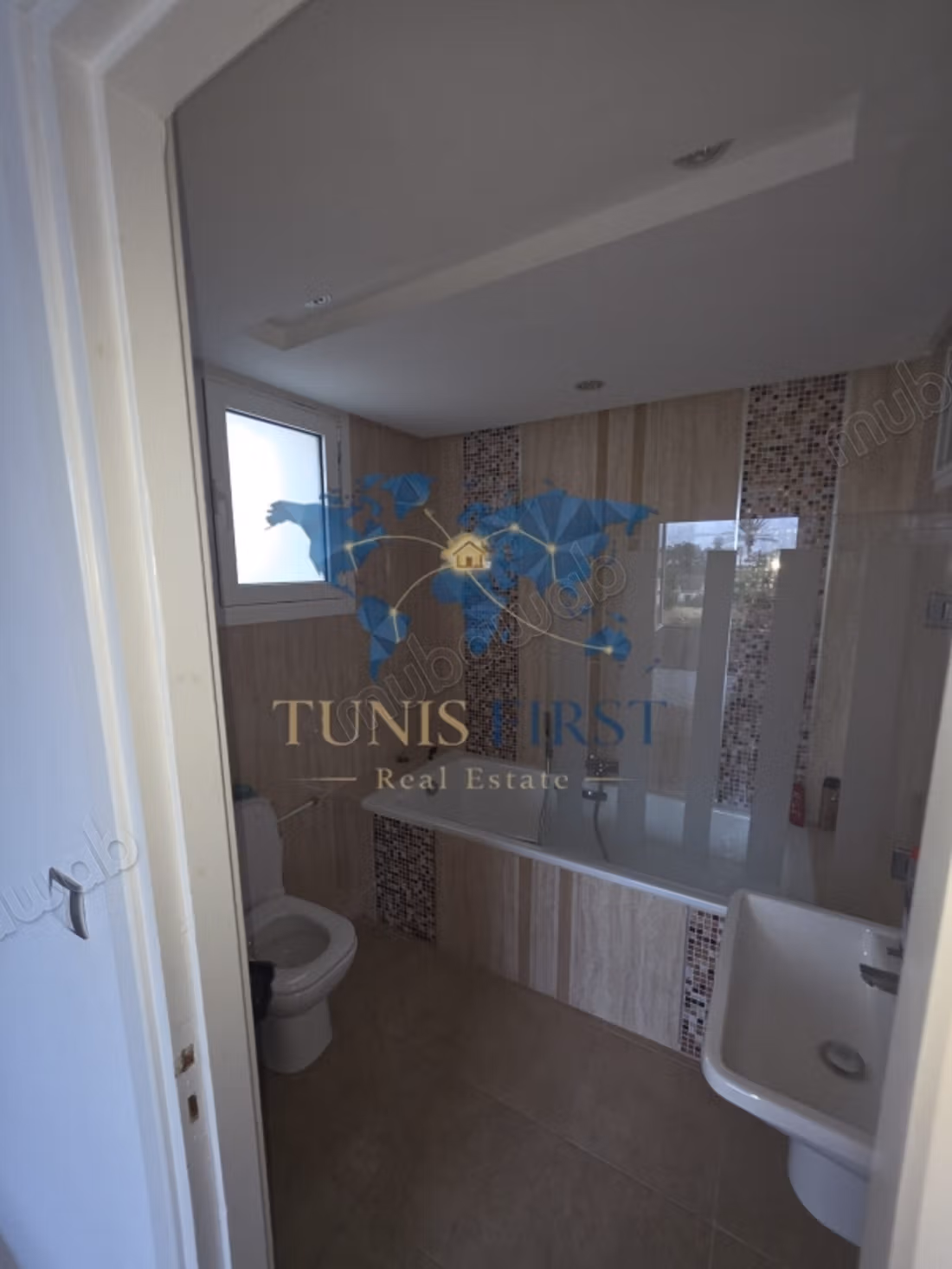 À Vendre Villa pied dans l'eau à Raoued