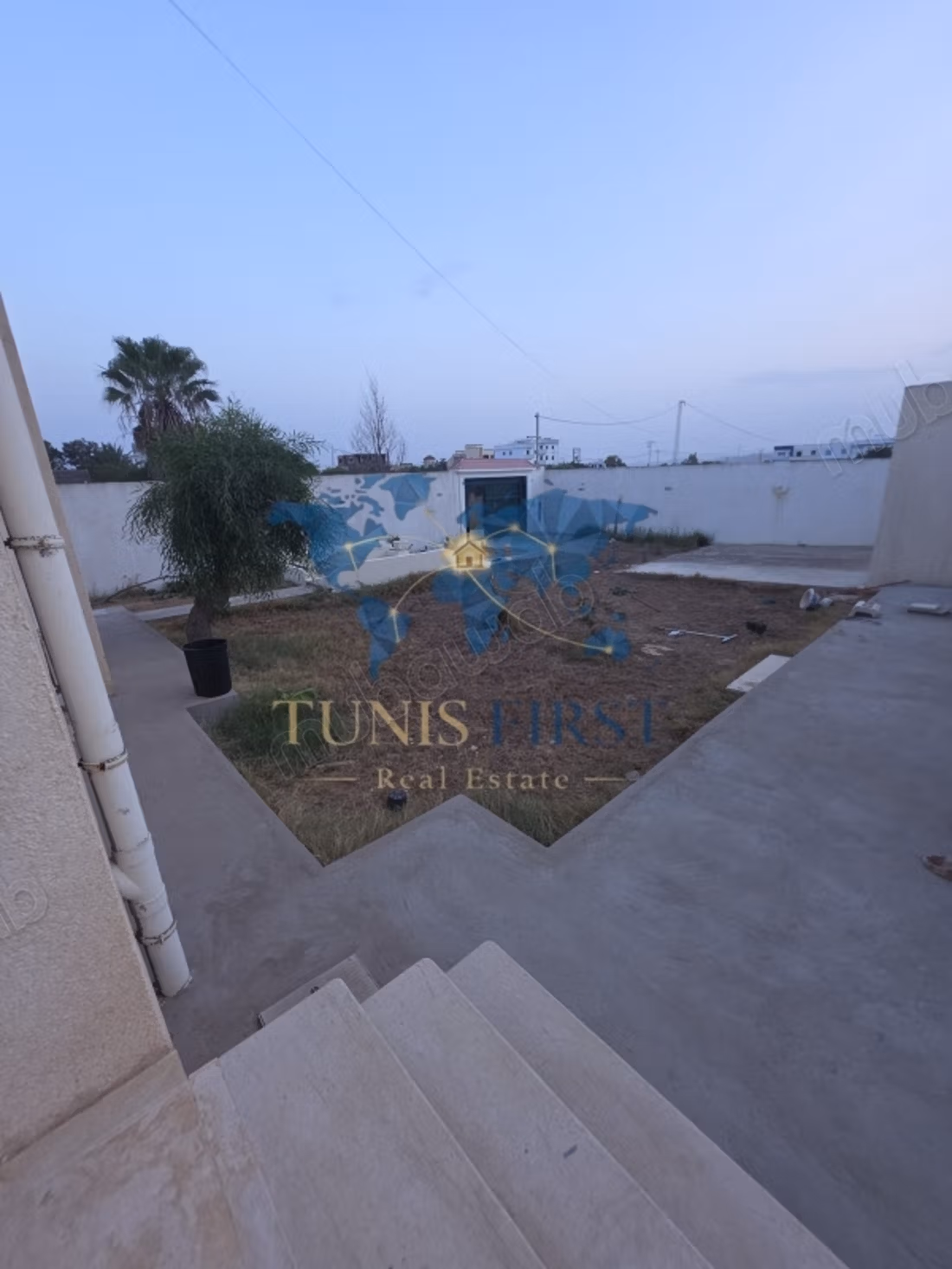 À Vendre Villa pied dans l'eau à Raoued