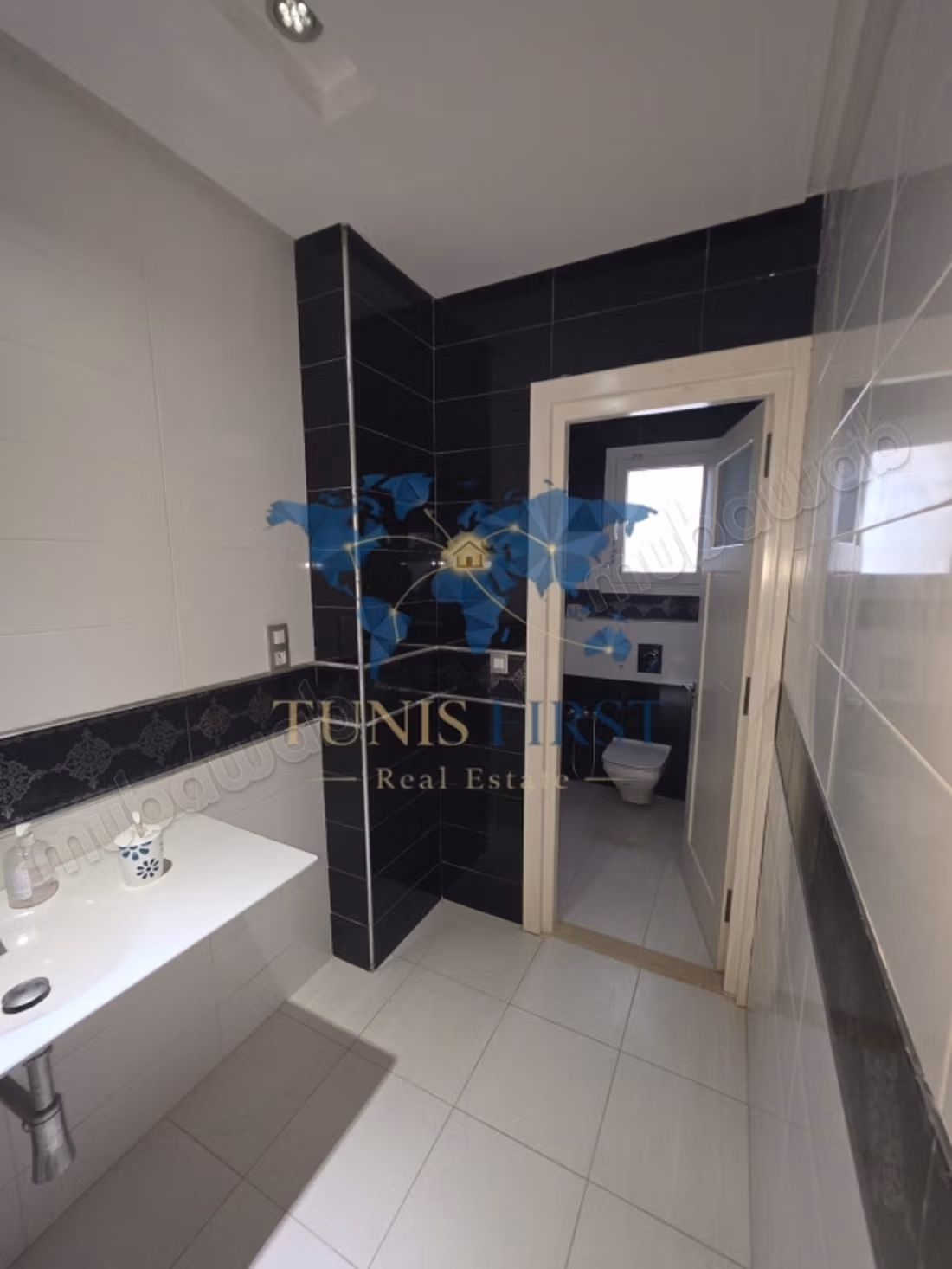 À Vendre Villa pied dans l'eau à Raoued