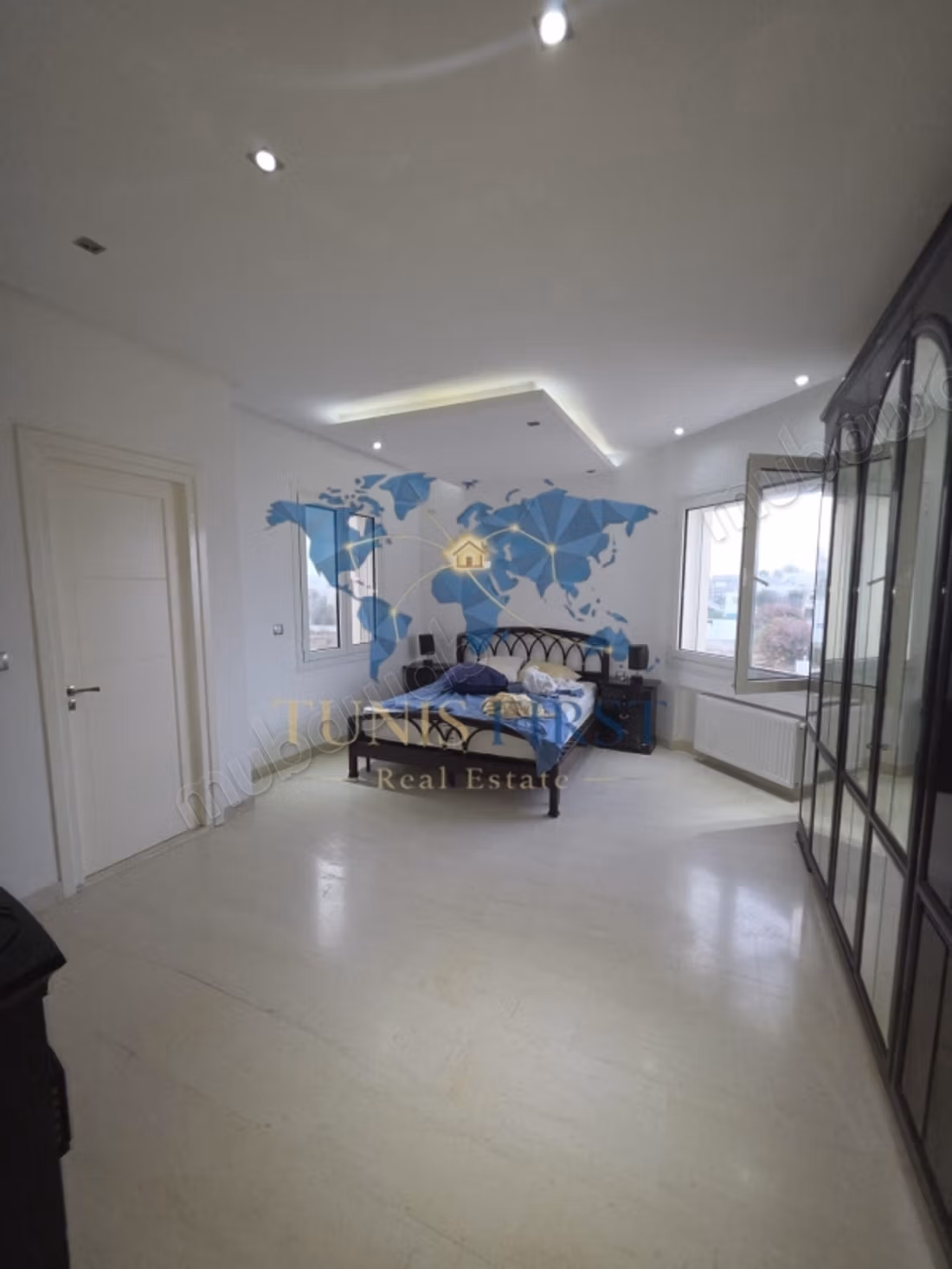 À Vendre Villa pied dans l'eau à Raoued