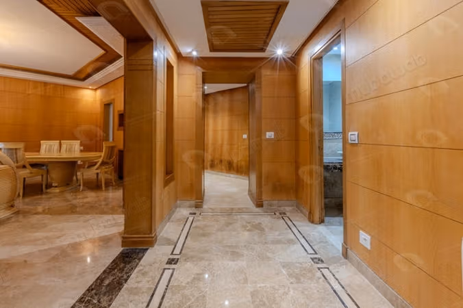 S4 Apartment at the Lake Shores 2