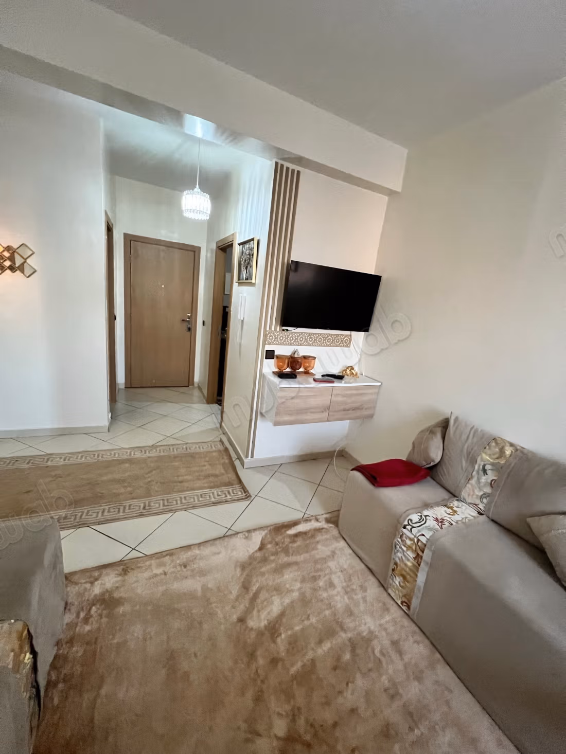 Bel appartement à louer dans le quartier Al Charaf, nouvelle zone du parc. Superficie de 65 m². Meublé