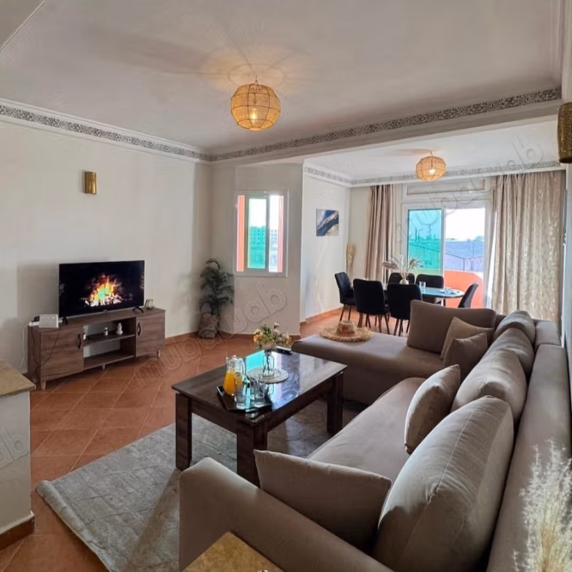 Location d'un appartement à Guéliz. 2 chambres agréables. Parking et jardin