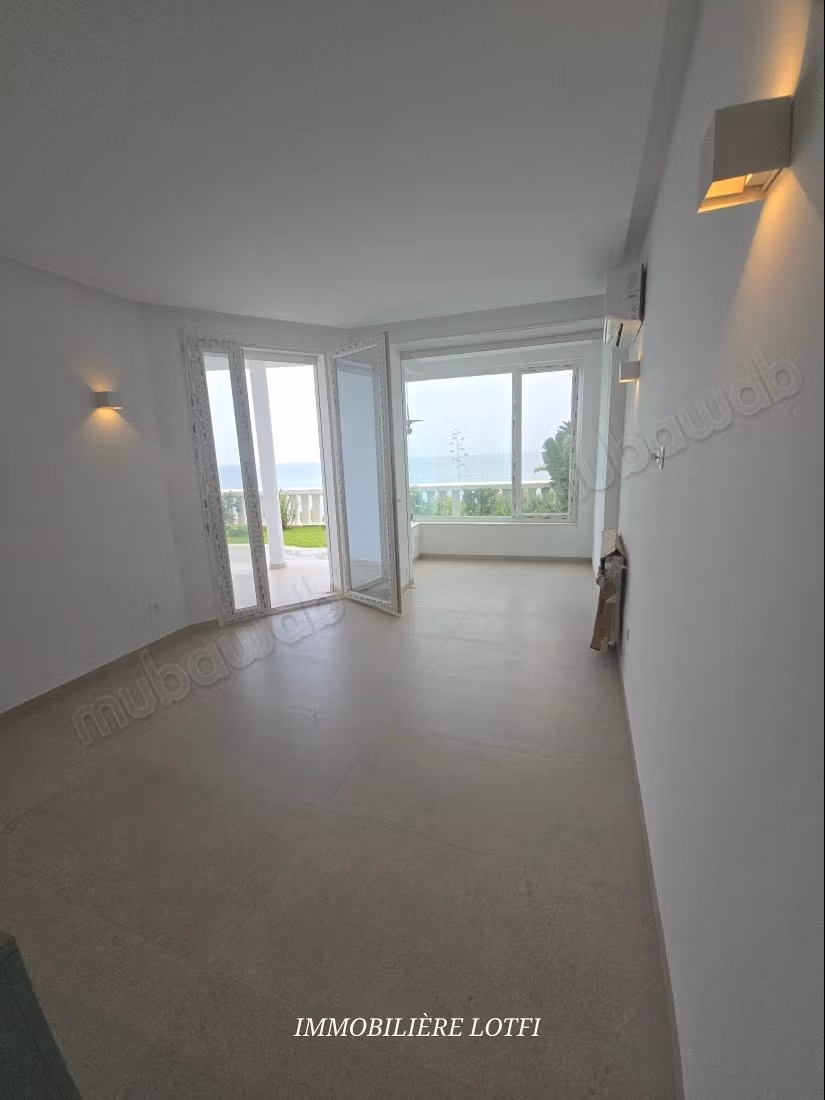 Bel appartement en location à Gammarth Supérieur. 2 chambres. Environnement calme avec vue mer, chauffage central