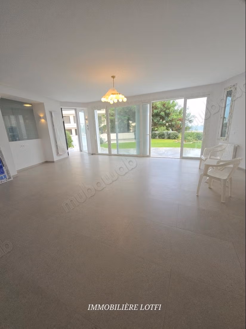 Bel appartement en location à Gammarth Supérieur. 2 chambres. Environnement calme avec vue mer, chauffage central