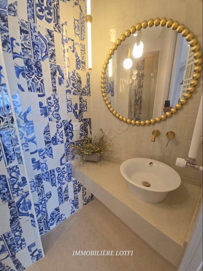 Bel appartement en location à Gammarth Supérieur. 2 chambres. Environnement calme avec vue mer, chauffage central