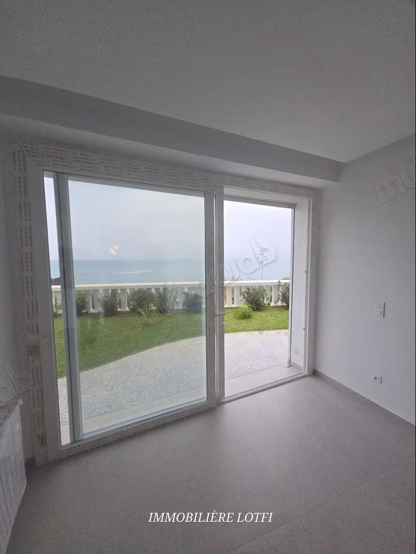 Bel appartement en location à Gammarth Supérieur. 2 chambres. Environnement calme avec vue mer, chauffage central