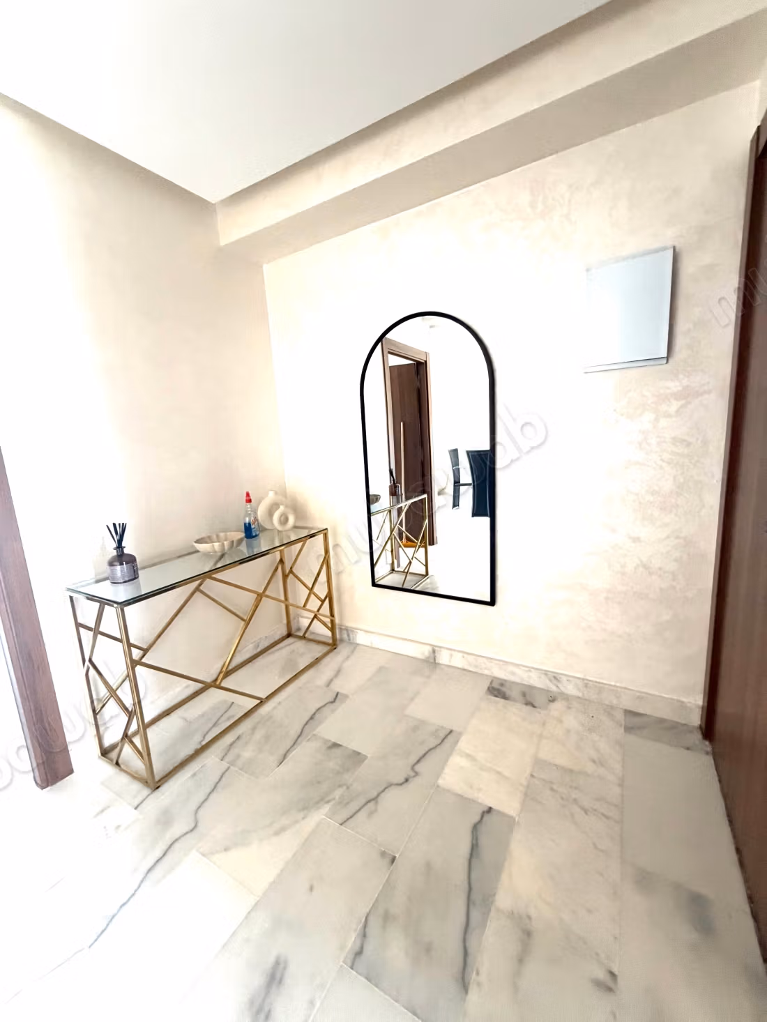 Très joli appartement meublé moderne