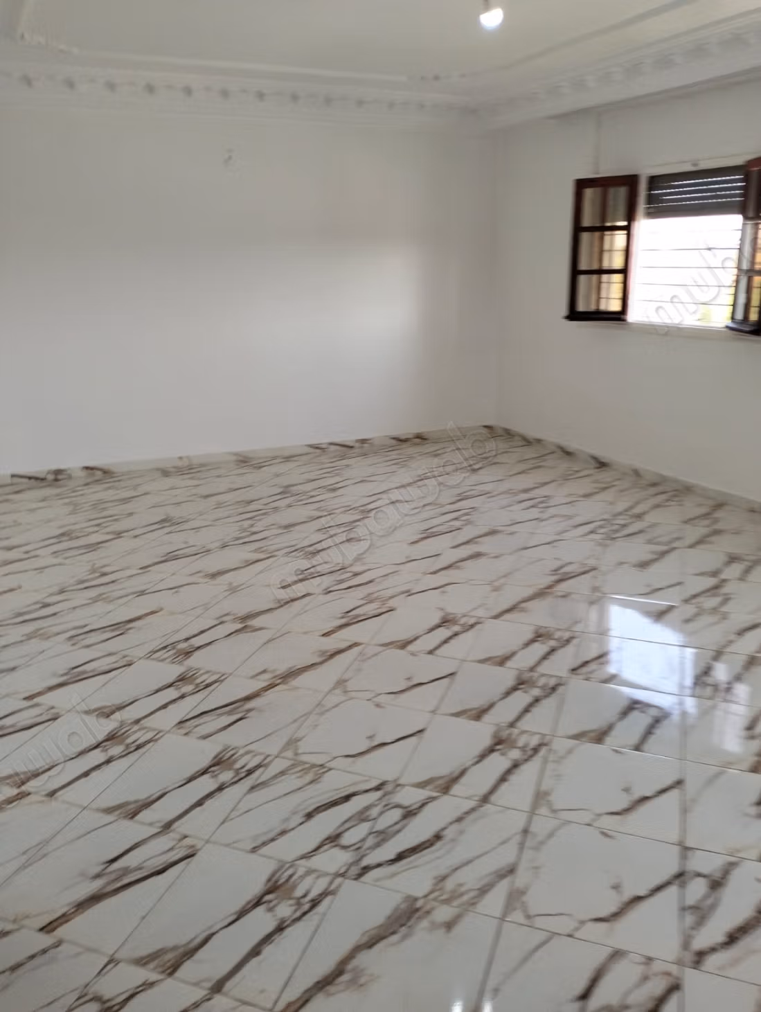 Sontuosa villa in affitto a Hay Nahda. Superficie totale di 160 m². Vista eccezionale sulla montagna, finestre a doppio vetro